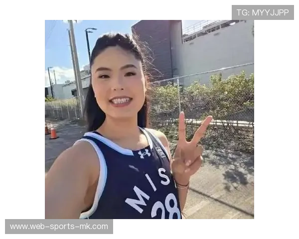 护具时尚感拉满，李月汝自拍自带女王气场！，李月汝哽咽